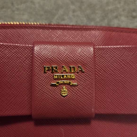 Prada Wallet - Picture 6 of 16